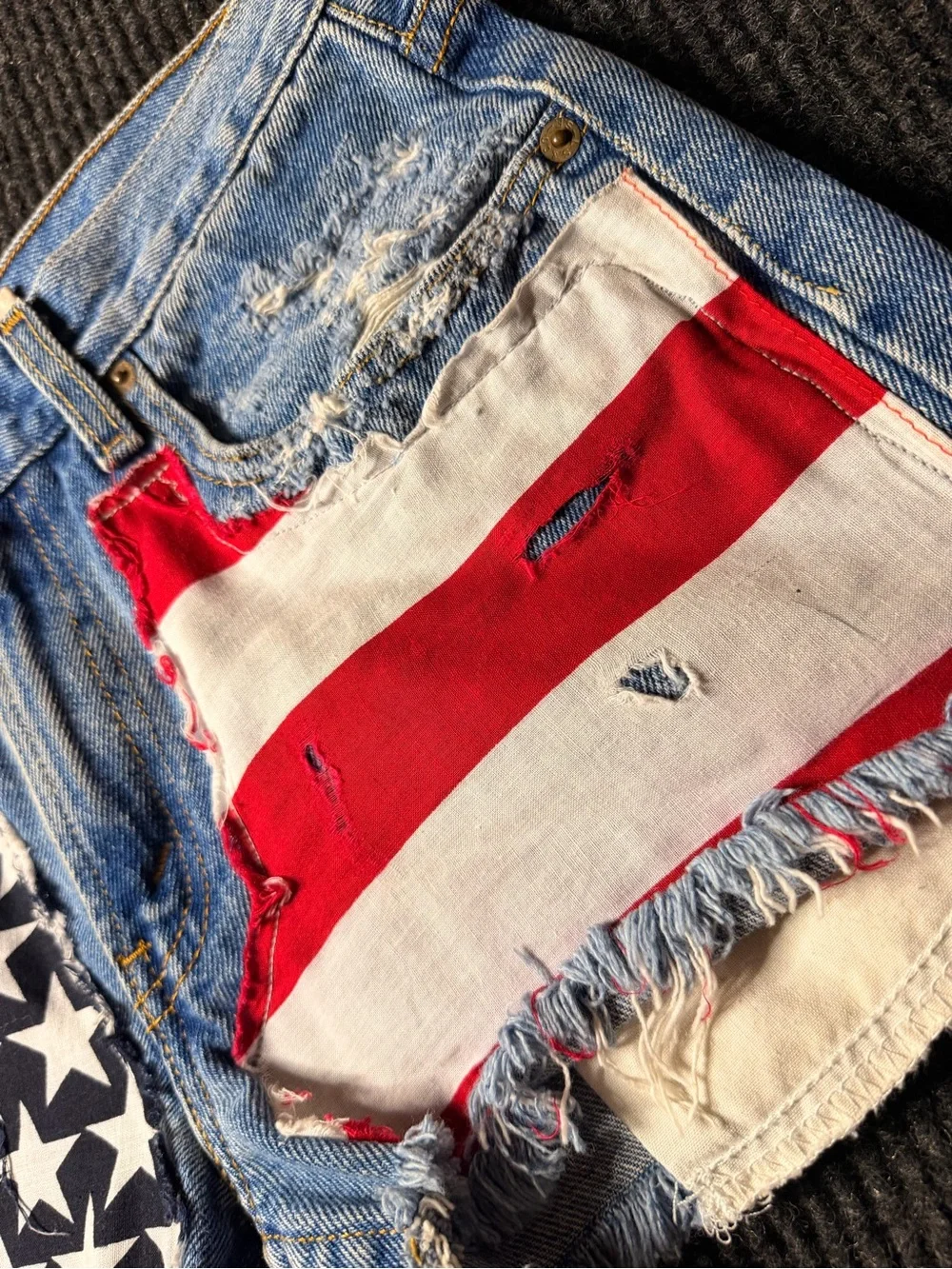Vintage Levi’s 550 Cutoff Denim Shorts American Flag Distressed 28”